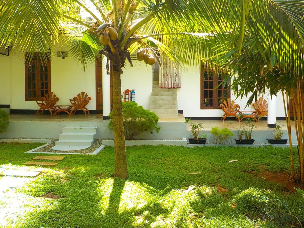 Liyana Holiday Resort Анурадхапура Екстер'єр фото